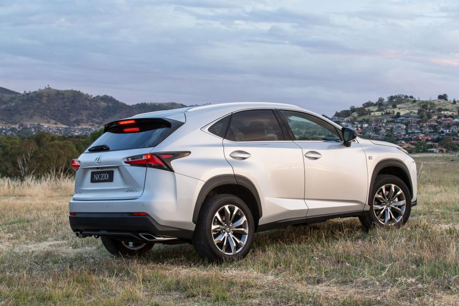  Lexus NX200t F-Sport 2015 года  (AU) (фото 8 из 15)